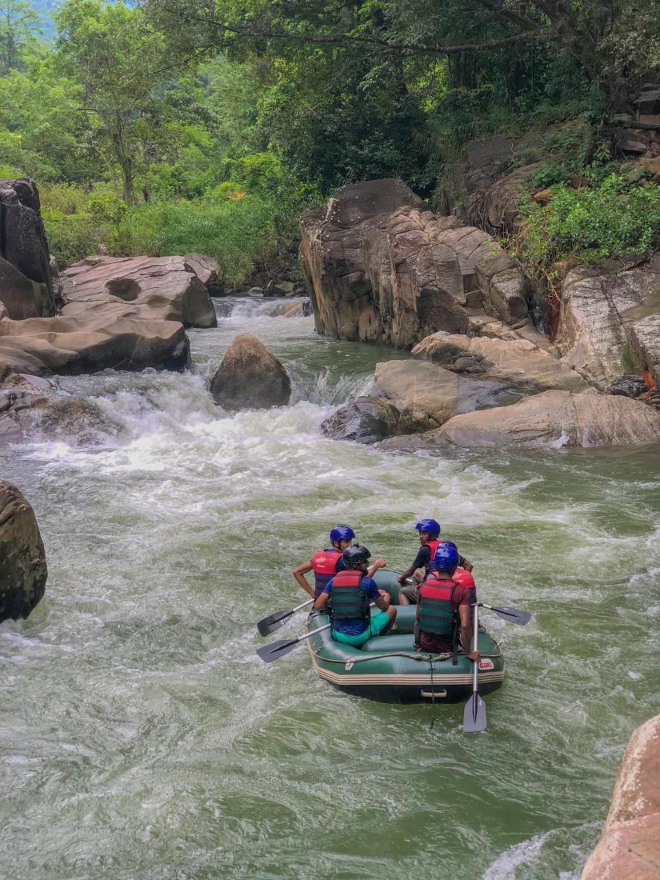 Jungle River Ginigathena المظهر الخارجي الصورة